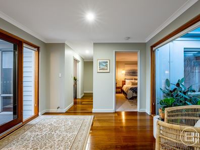 12 Alexis Circle, Wannanup WA 6210