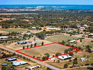19 Hill Creek Road, Moresby WA 6530