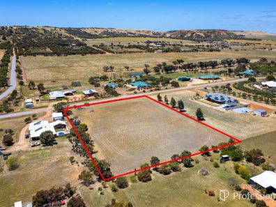 19 Hill Creek Road, Moresby WA 6530