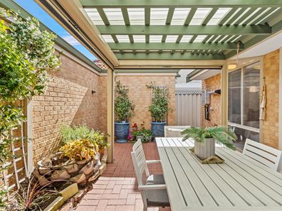 9/10 Kanimbla Street, Bicton WA 6157