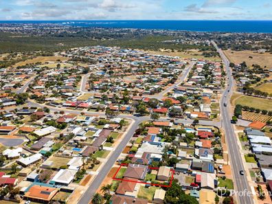 11 Pinyali Way, Waggrakine WA 6530