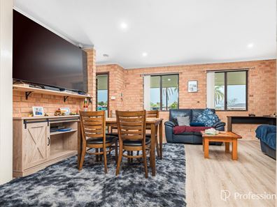 11 Pinyali Way, Waggrakine WA 6530