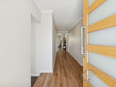 20A Riga Crescent, Willetton WA 6155