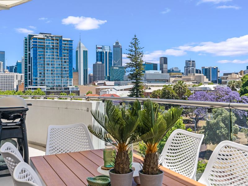 40/180 Stirling Street, Perth