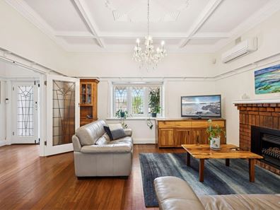 13 River Road, Cannington WA 6107