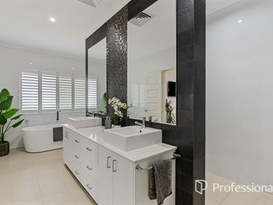 3 Schmitt Road, Kalamunda WA 6076