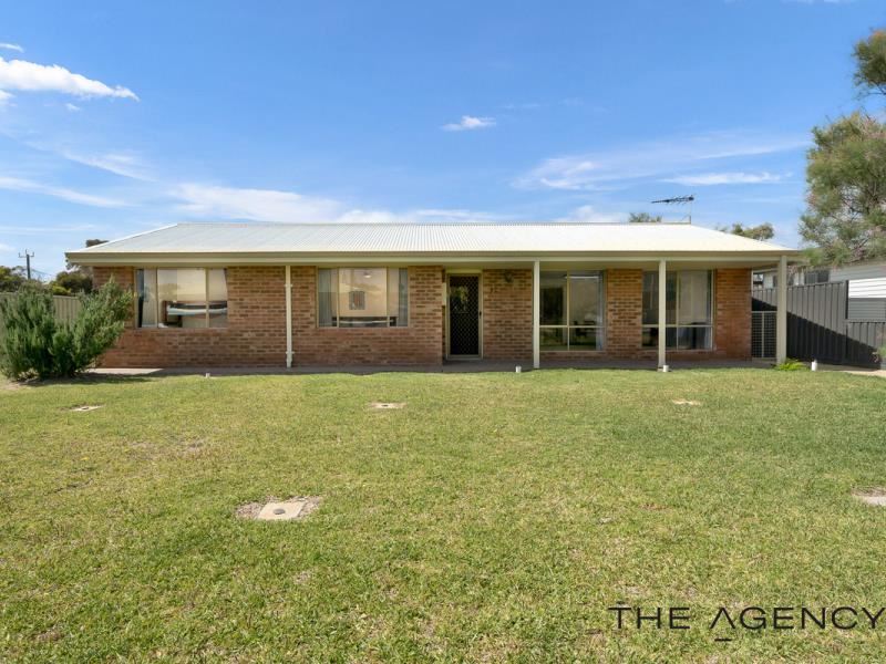 12 Hinchcliffe Road, Lancelin WA 6044