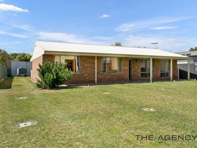 12 Hinchcliffe Road, Lancelin WA 6044