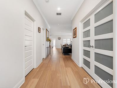 137 Gloucester Crescent, Shoalwater WA 6169