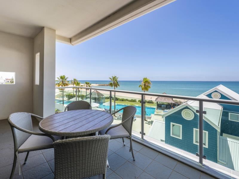 212/16 Dolphin Drive, Mandurah WA 6210