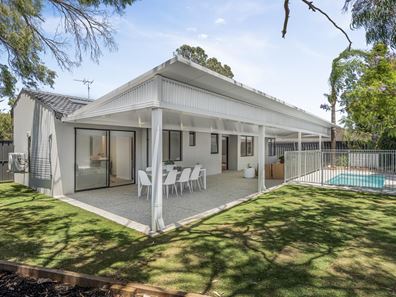 18 Macleay Drive, Padbury WA 6025