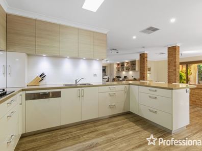 9 Greenholm Court, Kingsley WA 6026