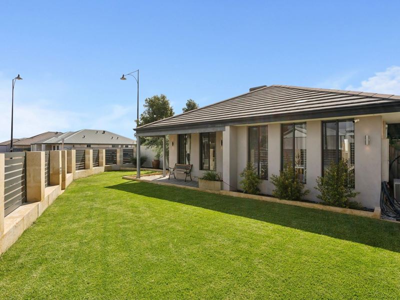 55 Brixton Crescent, Ellenbrook