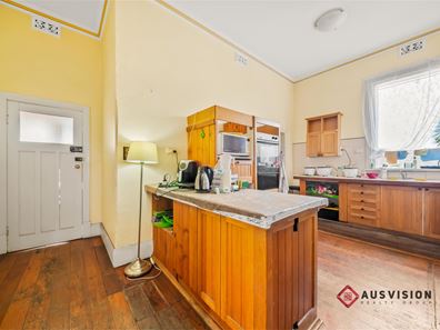 296 Railway Parade, East Cannington WA 6107
