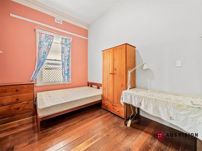 296 Railway Parade, East Cannington WA 6107