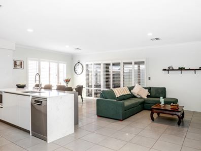 10 Abington Parade, Madora Bay WA 6210