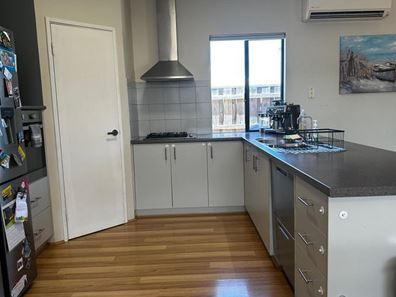 18 Simmonds Pass, Ellenbrook WA 6069