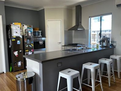 18 Simmonds Pass, Ellenbrook WA 6069