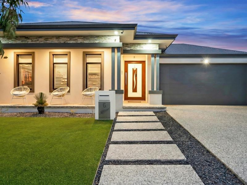 6 Brookhill  Grove, Bushmead