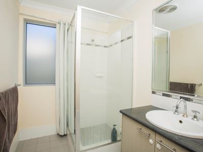9 Birch Rd, Aubin Grove WA 6164