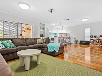 21 Torino Crescent, Piara Waters WA 6112