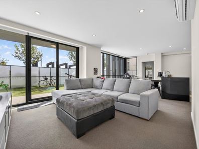 60/3 Homelea Court, Rivervale WA 6103