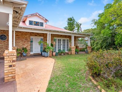 3 Kurnalpi Close, Hannans WA 6430