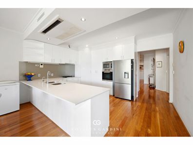 2/13 Tweeddale Road, Applecross WA 6153