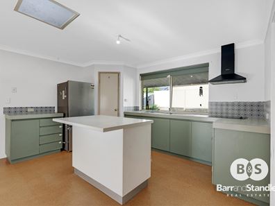 32 St Peters Green, College Grove WA 6230