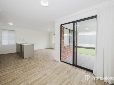 11 Cussington Way, Ellenbrook WA 6069