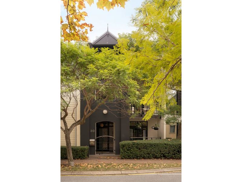 30 Mere View Way, Subiaco WA 6008