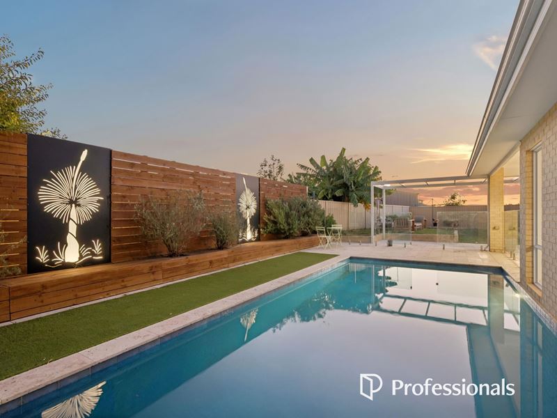 12 Cranwood Crescent, Viveash WA 6056