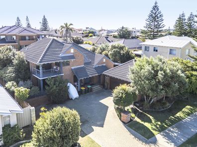 33 Rochester Drive, Mindarie WA 6030