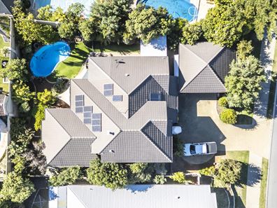 33 Rochester Drive, Mindarie WA 6030