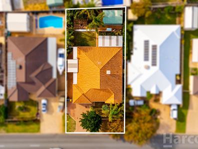 135 Peelwood Parade, Halls Head WA 6210