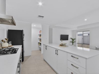 6 Empire Way, Yanchep WA 6035