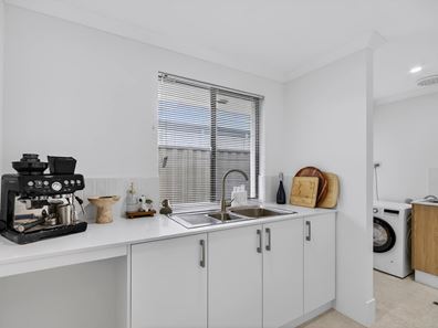 6 Empire Way, Yanchep WA 6035