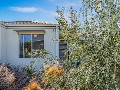 8/2 Positano Crescent, Yangebup WA 6164