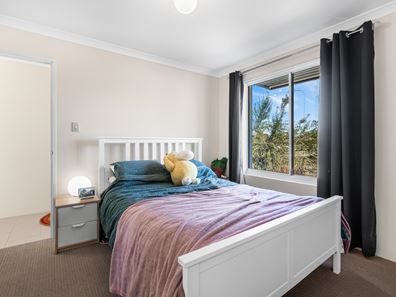 8/2 Positano Crescent, Yangebup WA 6164
