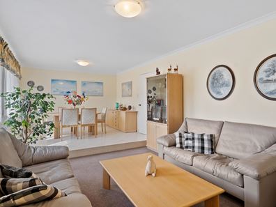 15 Pepperwood Rise, Halls Head WA 6210
