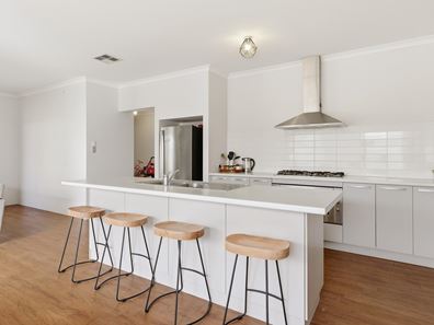 13 Parakeet Bend, Baldivis WA 6171