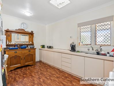 18 Hambledon Crescent, Armadale WA 6112