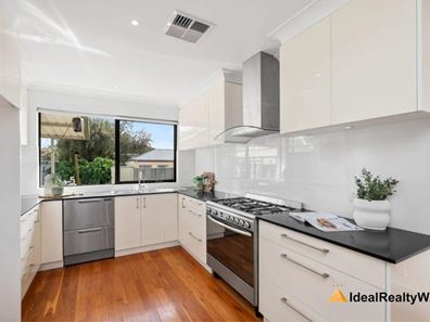 4 Parklands Square, Riverton WA 6148