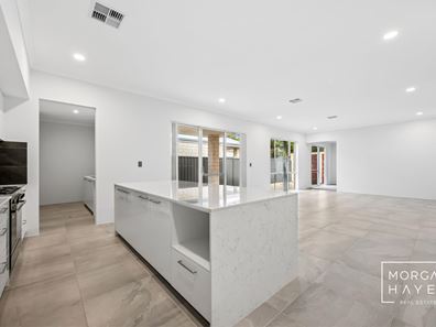 144 Southampton Drive, Piara Waters WA 6112