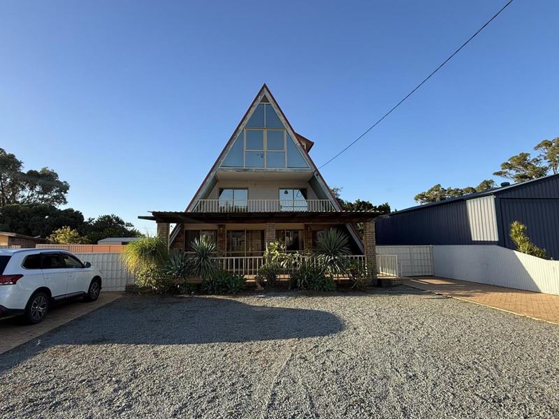 4 Nairn Street, Leeman