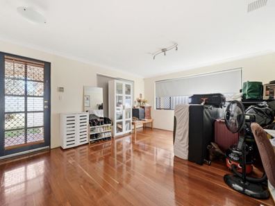 8 Firby Street, Cloverdale WA 6105