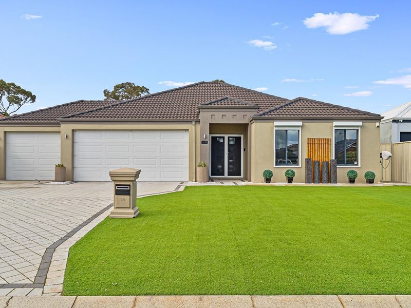 15 Royston Way, Lakelands WA 6180