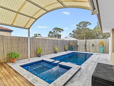 15 Royston Way, Lakelands WA 6180