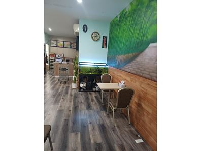 Food/Hospitality - Outstanding Opportunity: Prime Shopping Centre Restaurant for Sale