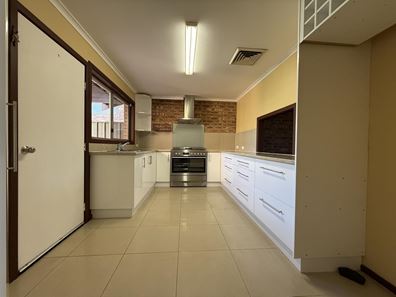 4B Caporn Place, Millars Well WA 6714